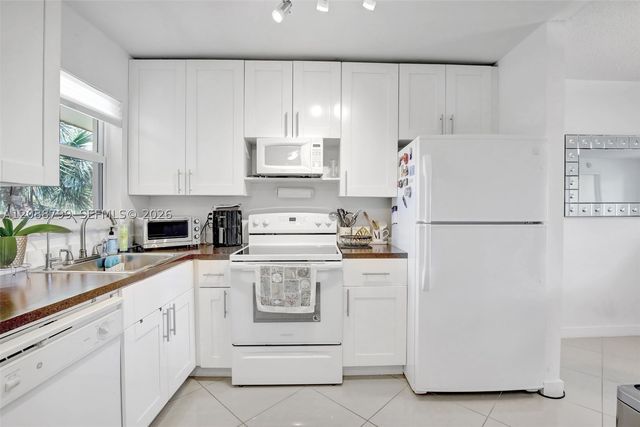 8400 Sunrise Lakes Blvd 312, Sunrise, FL 33322