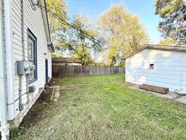 2016 S Market St, Wichita, KS 67211
