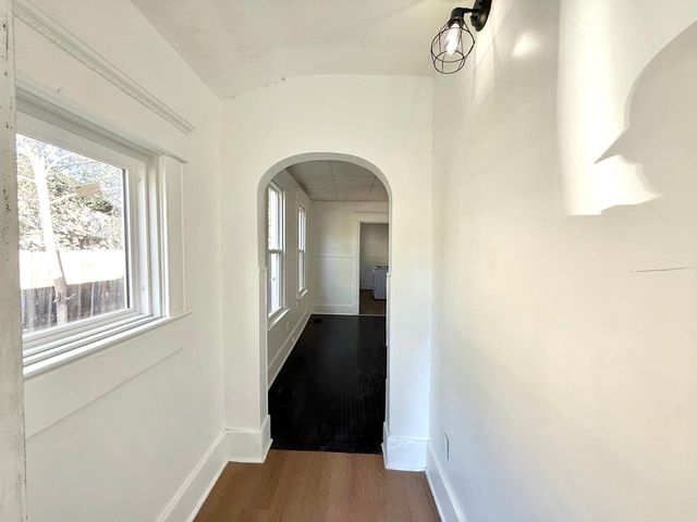 2016 S Market St, Wichita, KS 67211