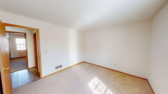 5273 Brandy Oaks Lane, Columbus, OH 43220