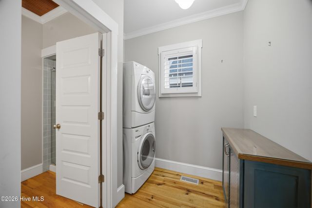 319 E Nash Street, Southport, NC 28461