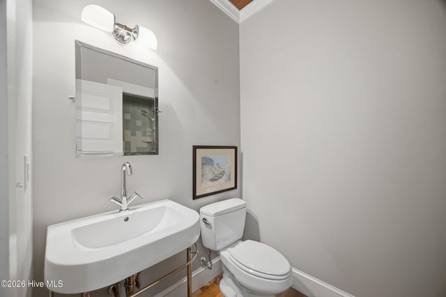 319 E Nash Street, Southport, NC 28461