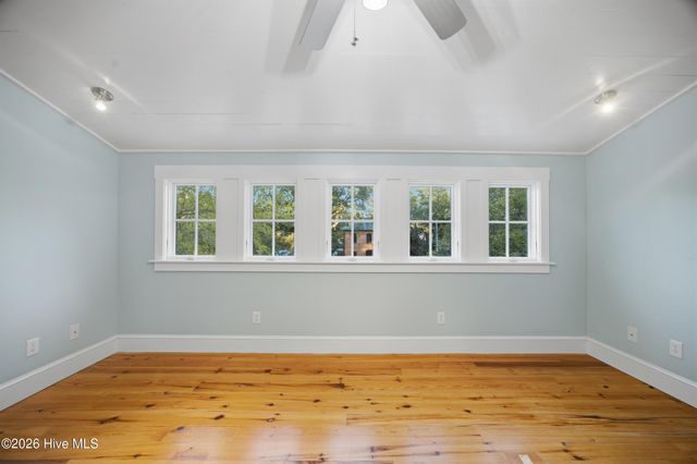 319 E Nash Street, Southport, NC 28461