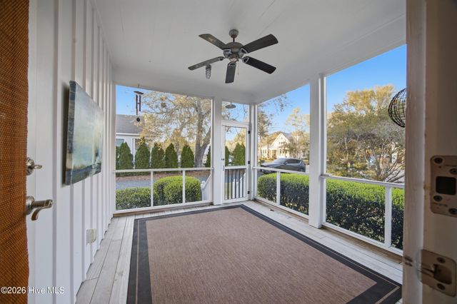 319 E Nash Street, Southport, NC 28461