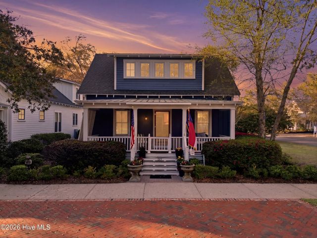319 E Nash Street, Southport, NC 28461