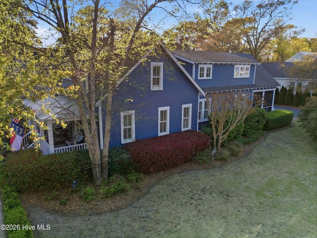 319 E Nash Street, Southport, NC 28461