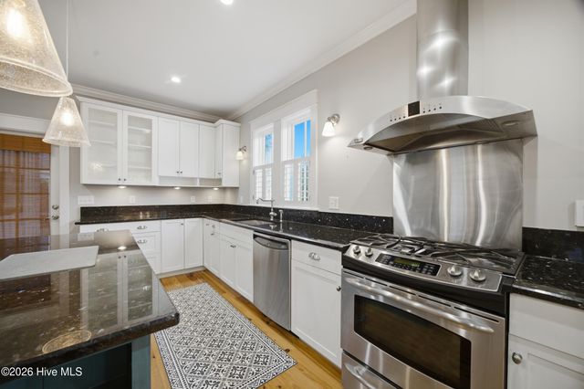 319 E Nash Street, Southport, NC 28461