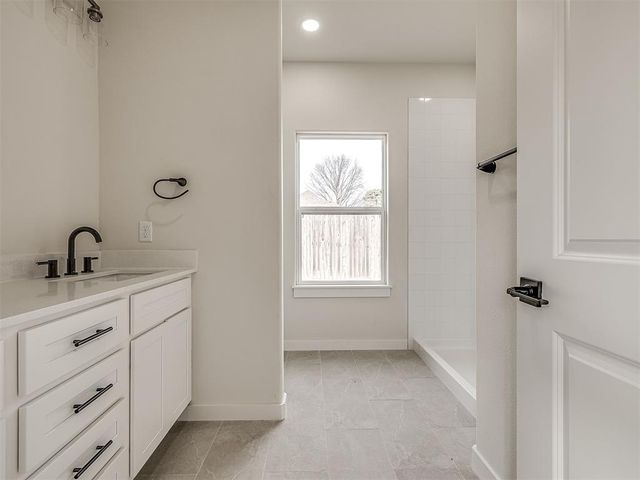 1701 E McGill Circle, Eufaula, OK 74432