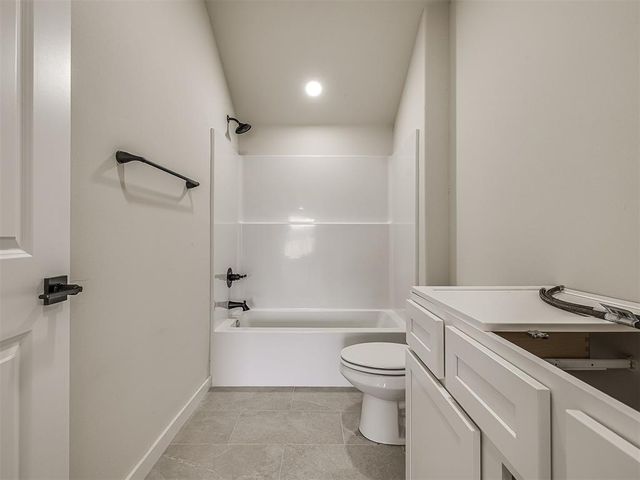 1701 E McGill Circle, Eufaula, OK 74432