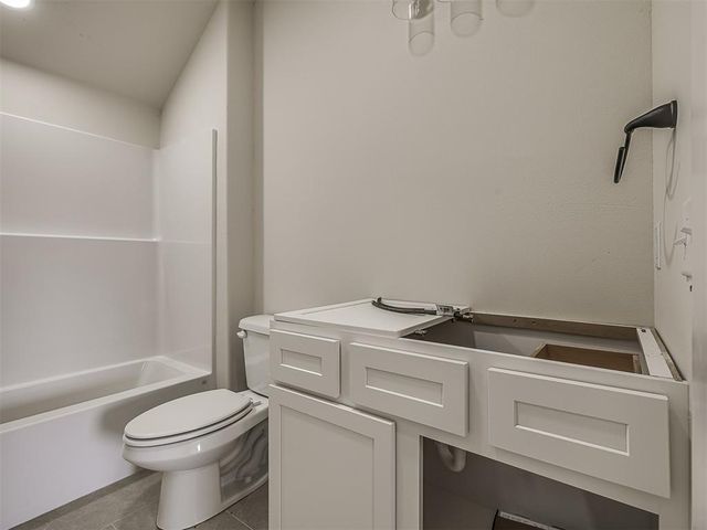 1701 E McGill Circle, Eufaula, OK 74432