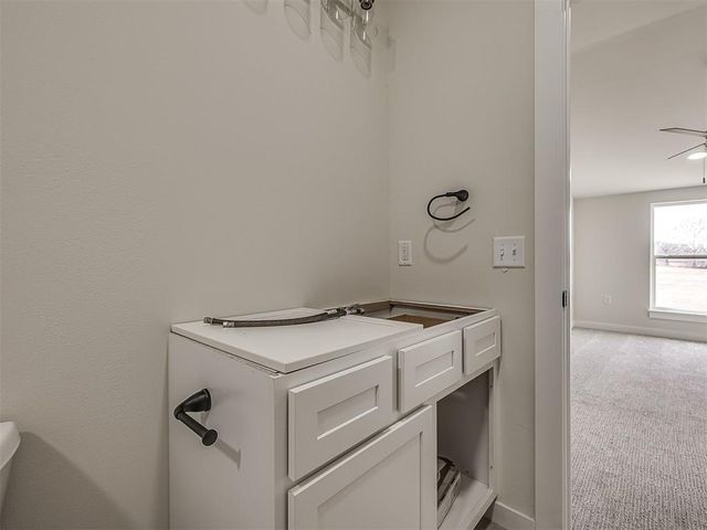 1701 E McGill Circle, Eufaula, OK 74432