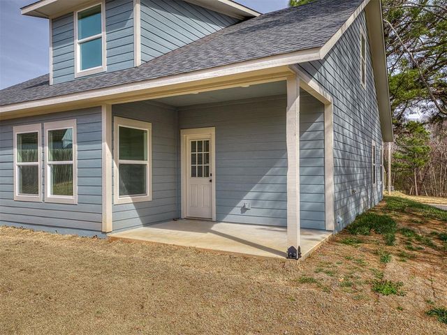 1701 E McGill Circle, Eufaula, OK 74432