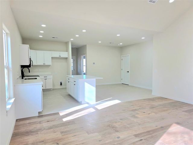 1701 E McGill Circle, Eufaula, OK 74432