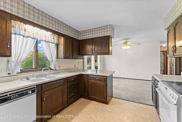 6822 Aberdeen Drive, Dimondale, MI 48821