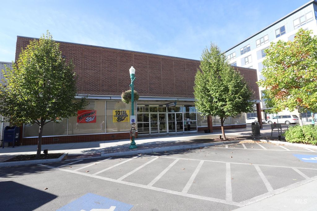 202 Main Avenue South, Twin Falls, ID 83301