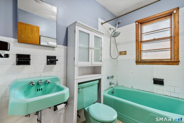 100 Wooster Avenue, Waterbury, CT 06708