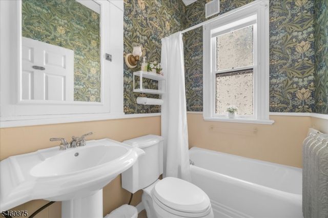 128 Belvidere Ave, Washington Boro, NJ 07882