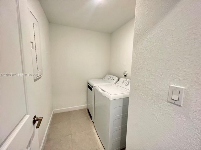 6909 Harbours Edge Ave 6909, Lake Worth, FL 33467