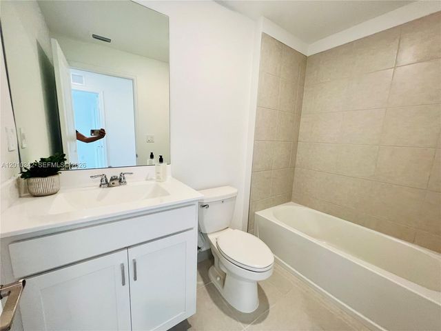 6909 Harbours Edge Ave 6909, Lake Worth, FL 33467