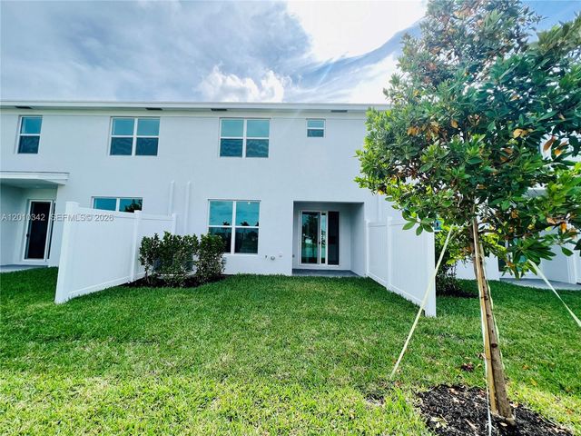 6909 Harbours Edge Ave 6909, Lake Worth, FL 33467