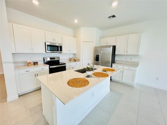 6909 Harbours Edge Ave 6909, Lake Worth, FL 33467