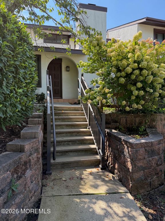 94 Tower Hill Drive, Red Bank, NJ 07701