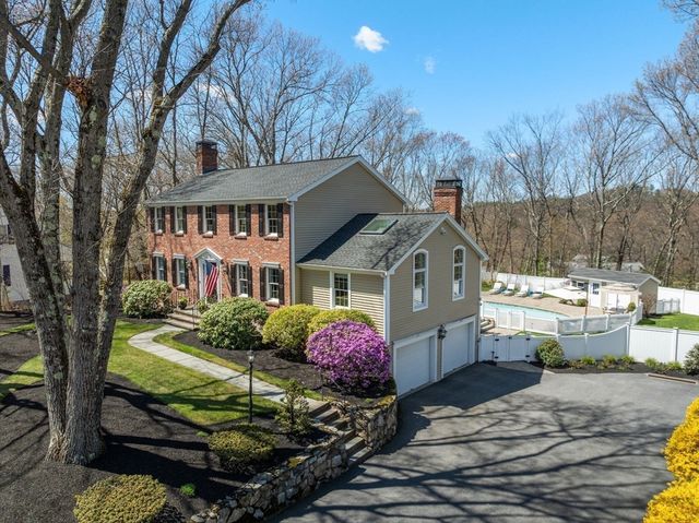 134 Candlewood Drive, Waltham, MA 02451