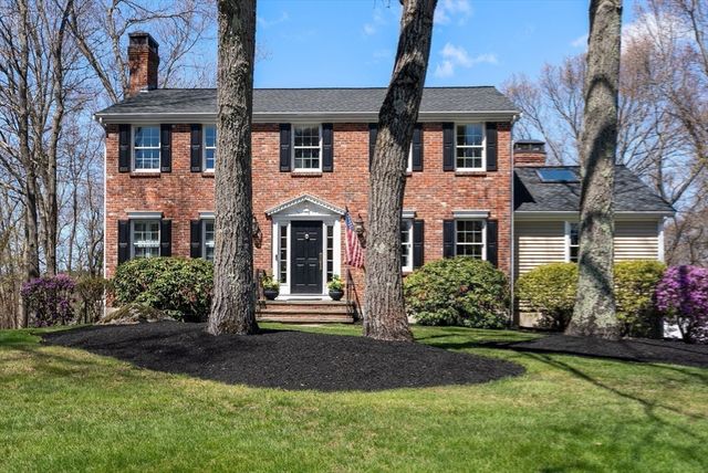 134 Candlewood Drive, Waltham, MA 02451