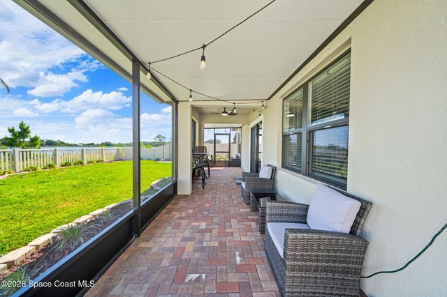 2043 Farmhouse Road SE, Palm Bay, FL 32909