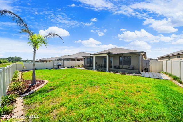 2043 Farmhouse Road SE, Palm Bay, FL 32909