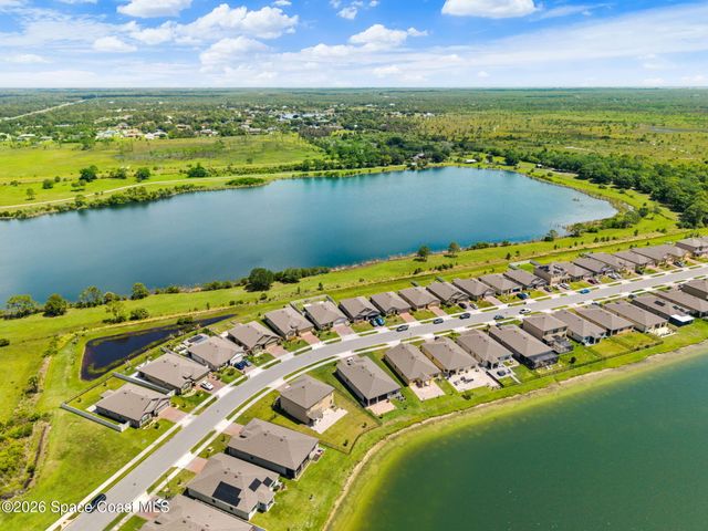 2043 Farmhouse Road SE, Palm Bay, FL 32909