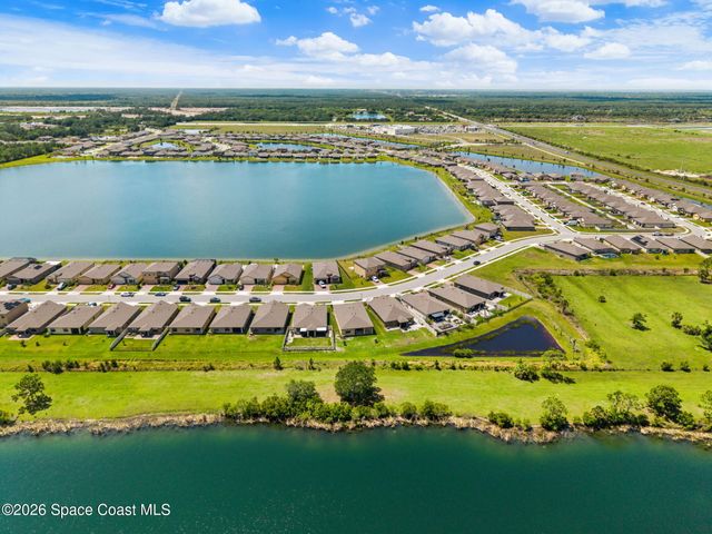 2043 Farmhouse Road SE, Palm Bay, FL 32909