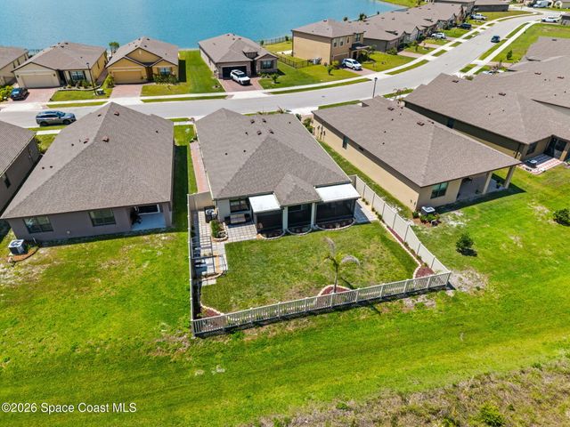 2043 Farmhouse Road SE, Palm Bay, FL 32909