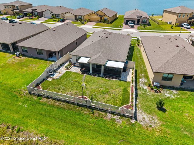 2043 Farmhouse Road SE, Palm Bay, FL 32909