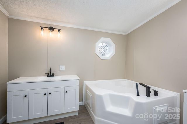 105 Lansdale Avenue, Lincolnton, NC 28092