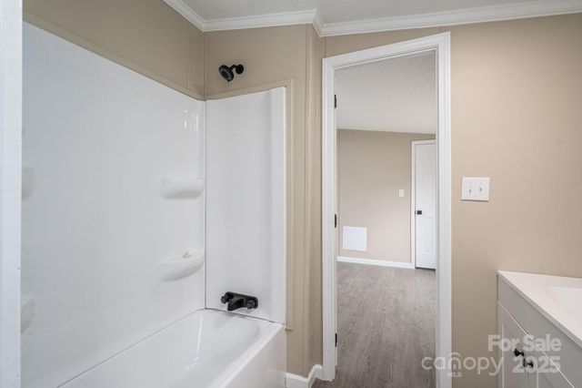 105 Lansdale Avenue, Lincolnton, NC 28092