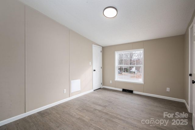 105 Lansdale Avenue, Lincolnton, NC 28092