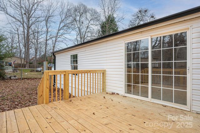 105 Lansdale Avenue, Lincolnton, NC 28092