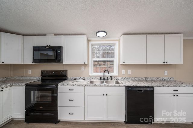 105 Lansdale Avenue, Lincolnton, NC 28092