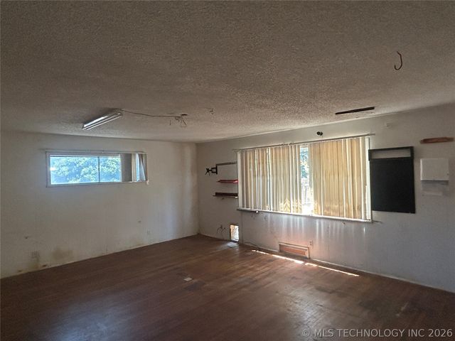 6224 E 28th Street, Tulsa, OK 74114