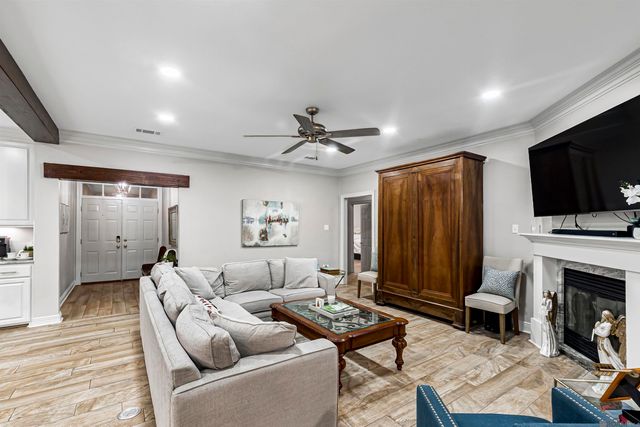 13725 Briarlake Ave, Baton Rouge, LA 70809