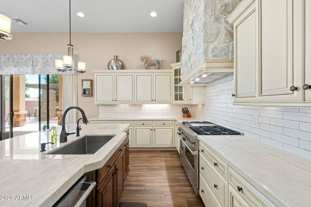 2471 E ROBIN Court, Gilbert, AZ 85296