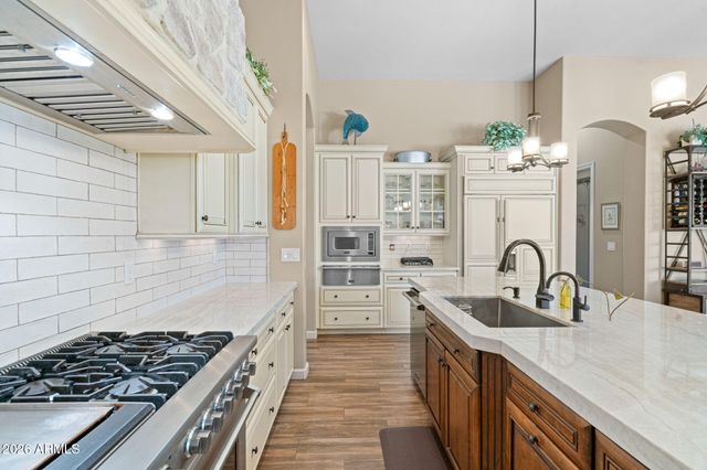 2471 E ROBIN Court, Gilbert, AZ 85296