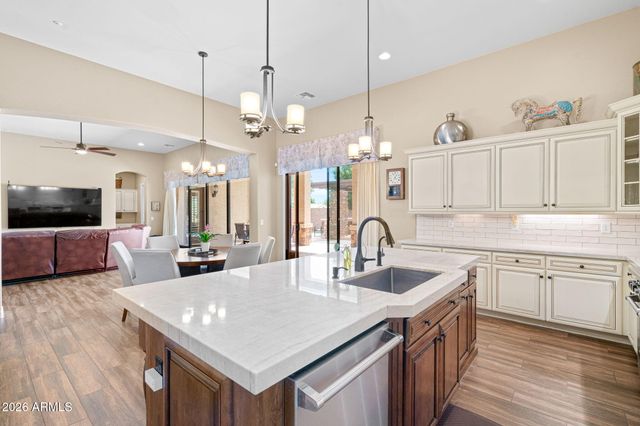 2471 E ROBIN Court, Gilbert, AZ 85296