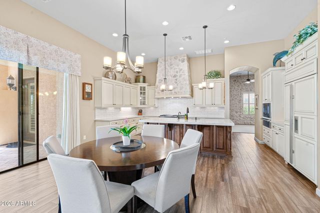 2471 E ROBIN Court, Gilbert, AZ 85296