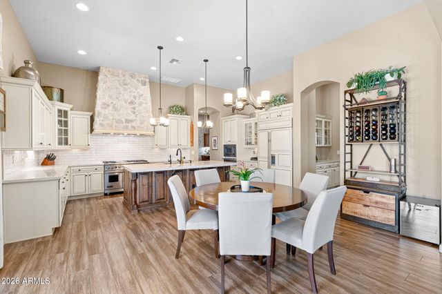 2471 E ROBIN Court, Gilbert, AZ 85296