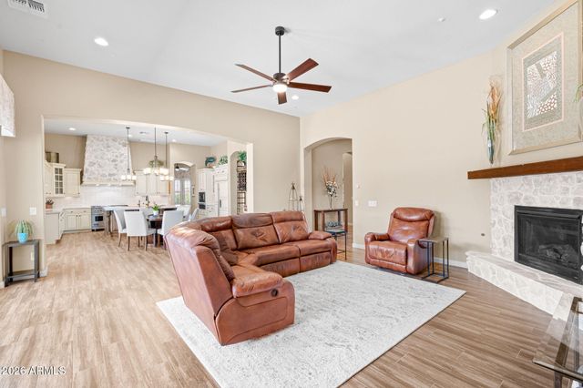 2471 E ROBIN Court, Gilbert, AZ 85296