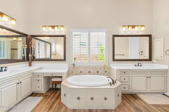 2471 E ROBIN Court, Gilbert, AZ 85296