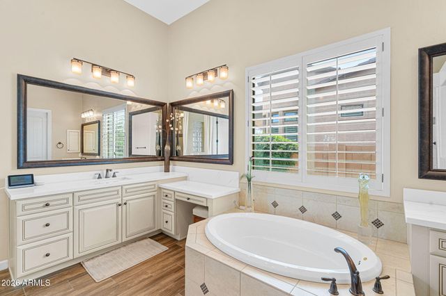 2471 E ROBIN Court, Gilbert, AZ 85296