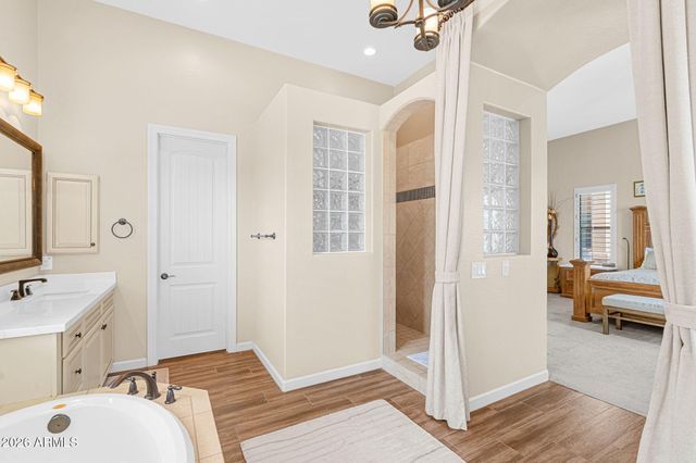 2471 E ROBIN Court, Gilbert, AZ 85296